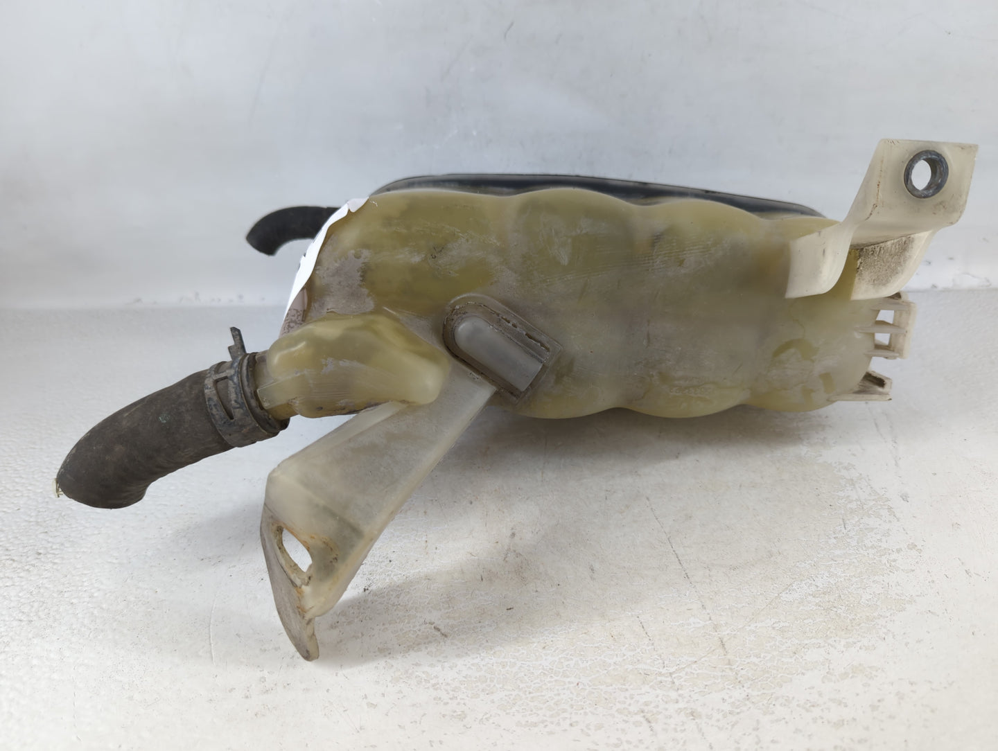 2007 Escalade Esv Radiator Coolant Overflow Expansion Tank Bottle - Oemusedautoparts1.com