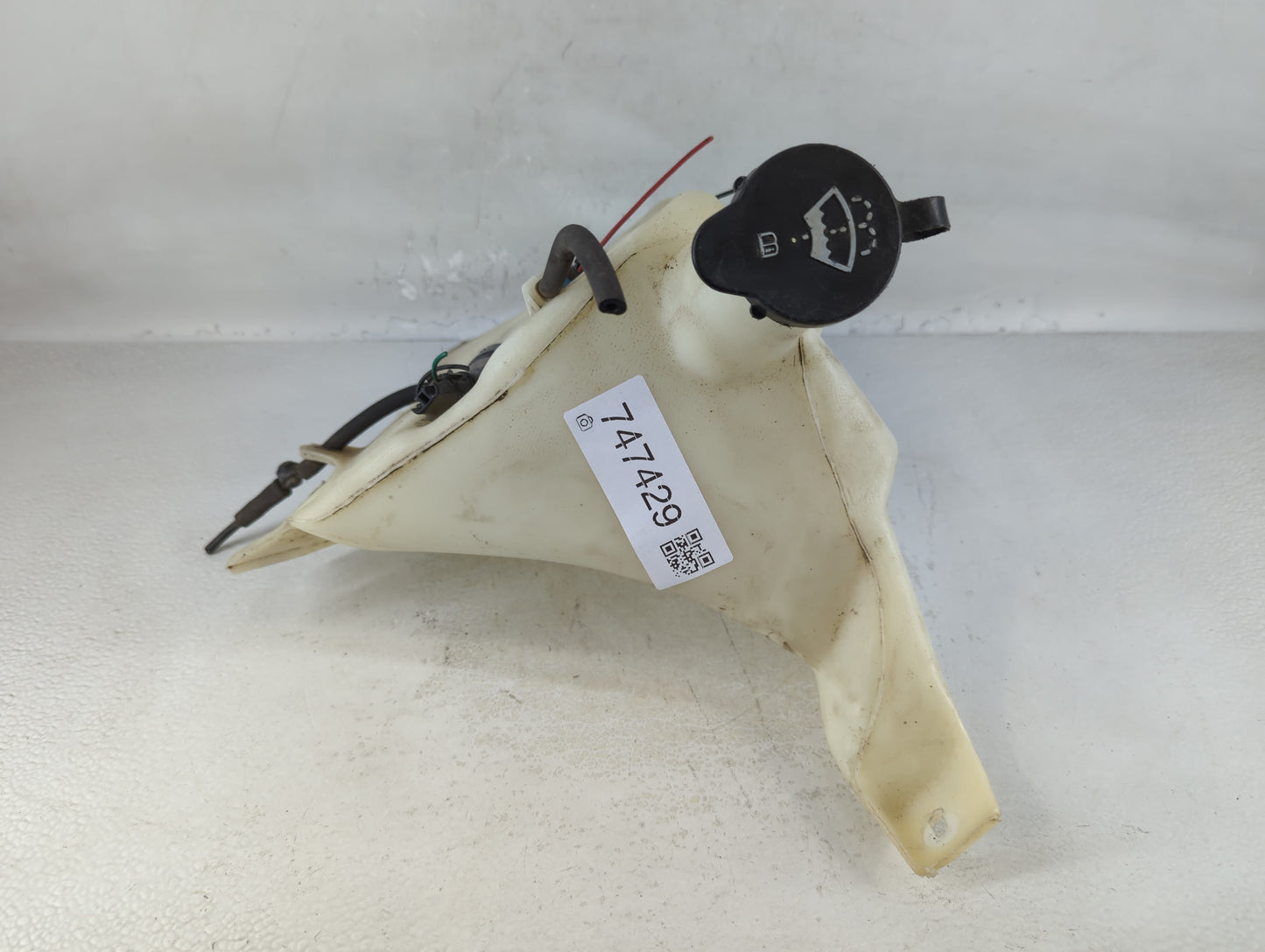 1999-2005 Pontiac Montana Windshield Washer Fluid Reservoir Bottle Oem - Oemusedautoparts1.com