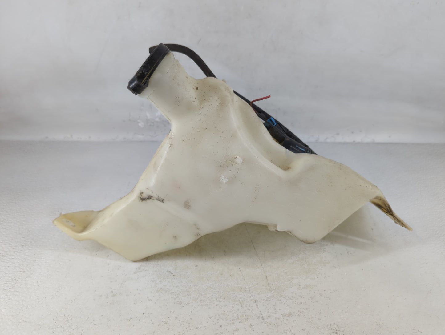1999-2005 Pontiac Montana Windshield Washer Fluid Reservoir Bottle Oem - Oemusedautoparts1.com