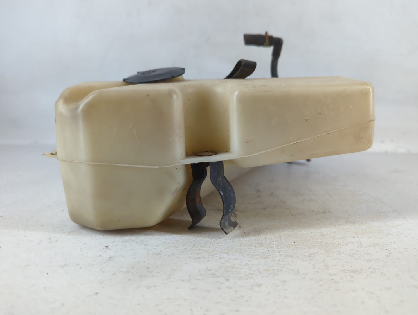 1999-2009 Pontiac Montana Radiator Coolant Overflow Expansion Tank Bottle - Oemusedautoparts1.com