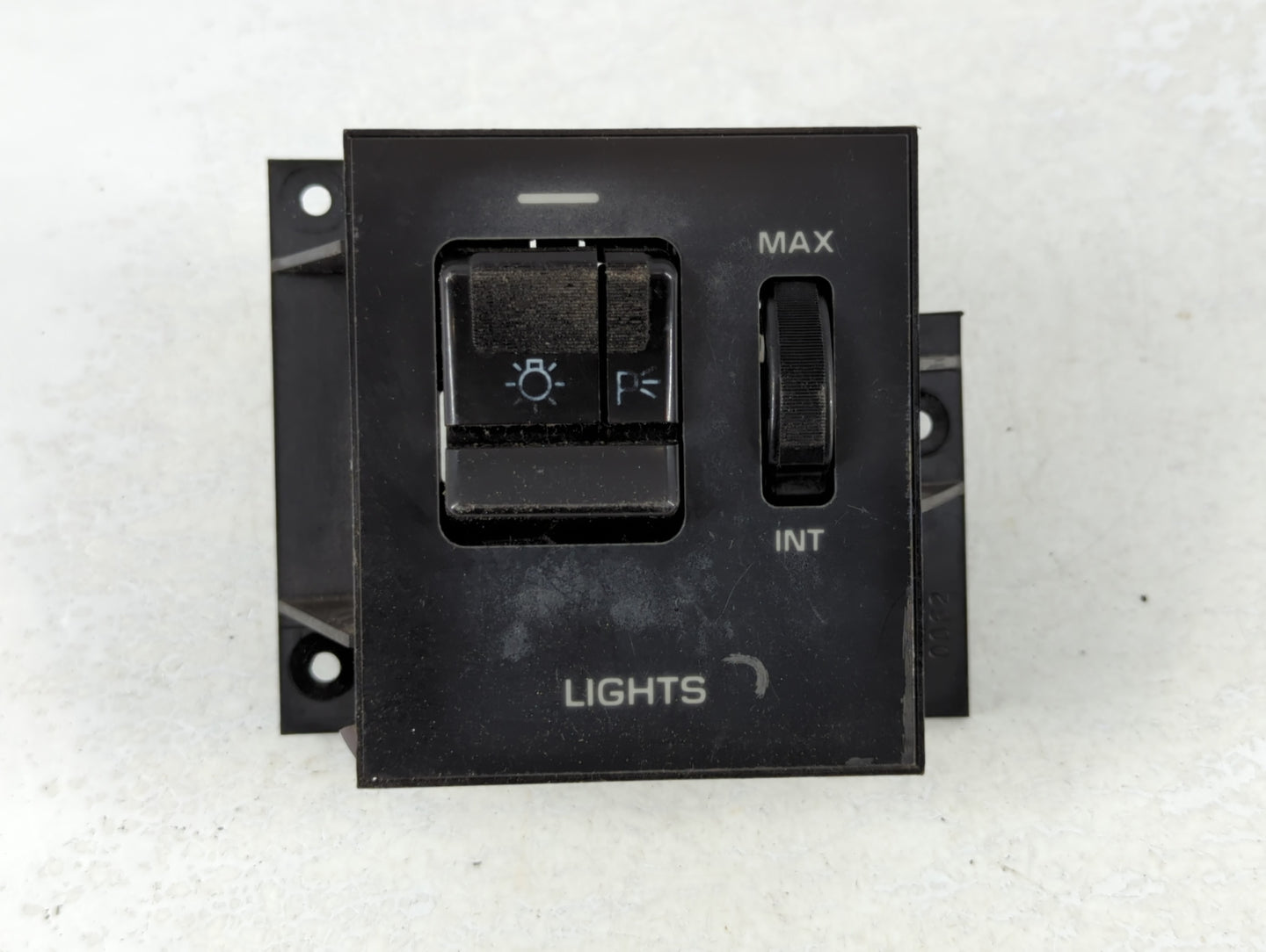 1992-1996 Buick Roadmaster Headlight Head Light Switch Lamp Control - Oemusedautoparts1.com