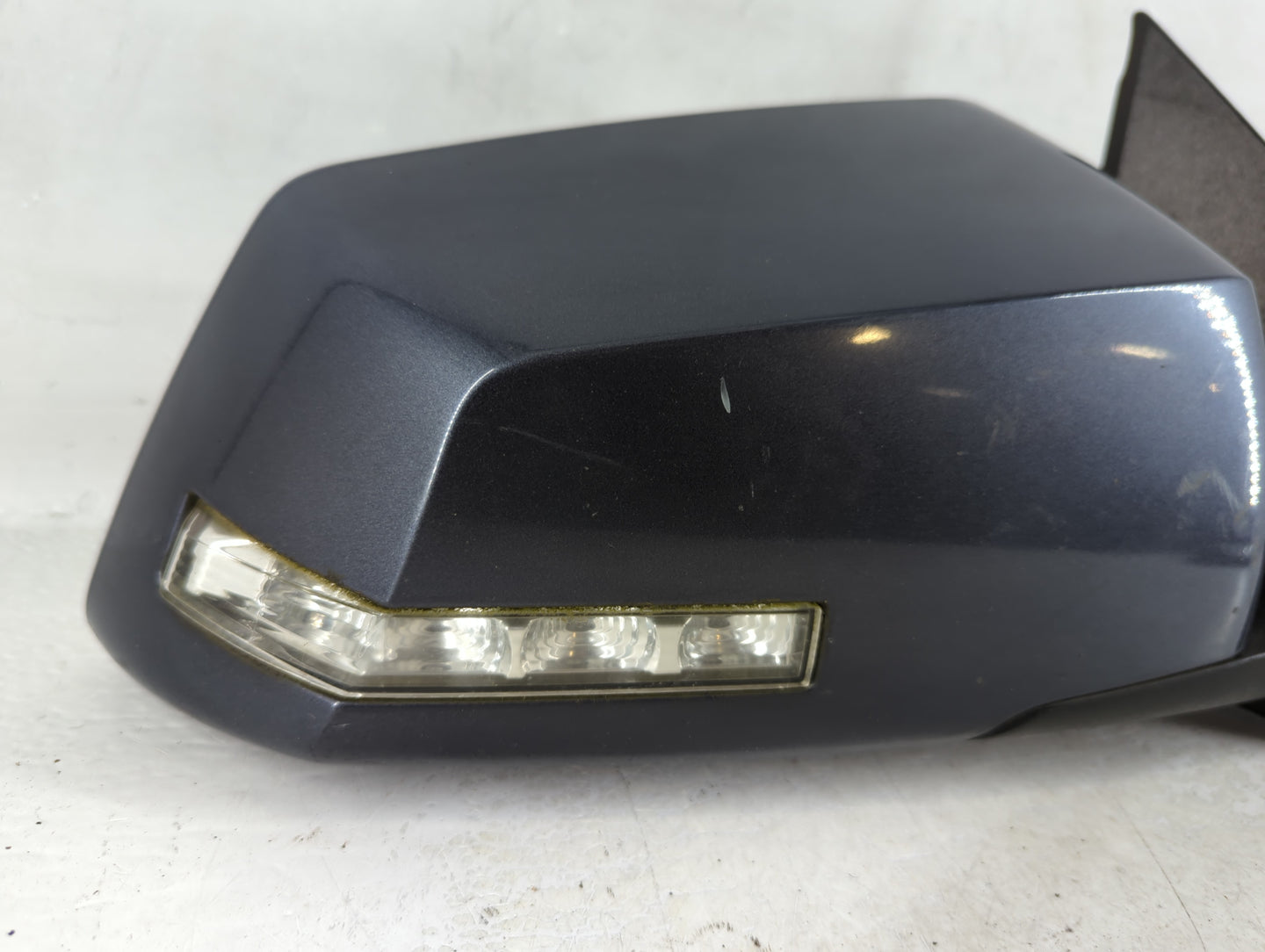 2009 Saturn Outlook Side Mirror Replacement Passenger Right View Door Mirror P/N:22842482 Fits OEM Used Auto Parts - Oemusedautoparts1.com