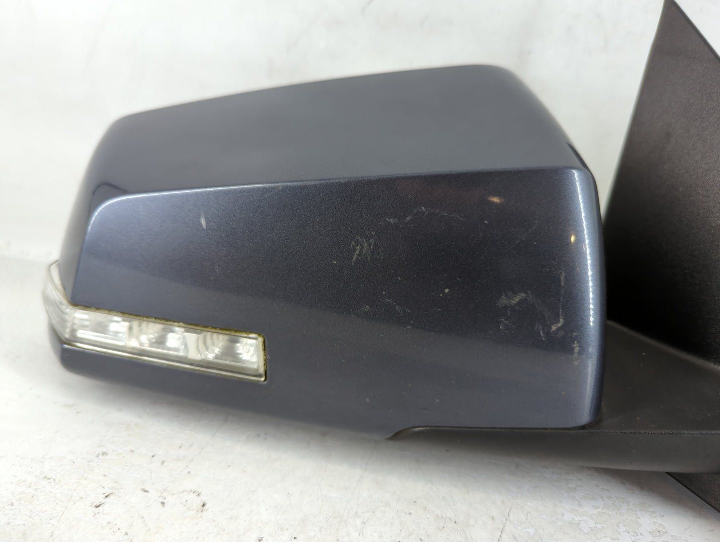 2009 Saturn Outlook Side Mirror Replacement Passenger Right View Door Mirror P/N:22842482 Fits OEM Used Auto Parts - Oemusedautoparts1.com