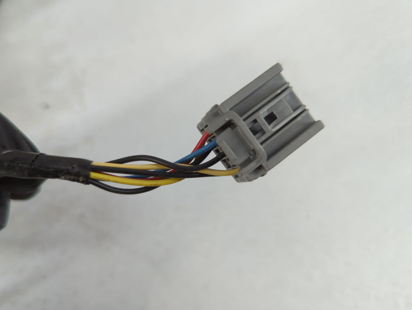 2009 Saturn Outlook Side Mirror Replacement Passenger Right View Door Mirror P/N:22842482 Fits OEM Used Auto Parts - Oemusedautoparts1.com