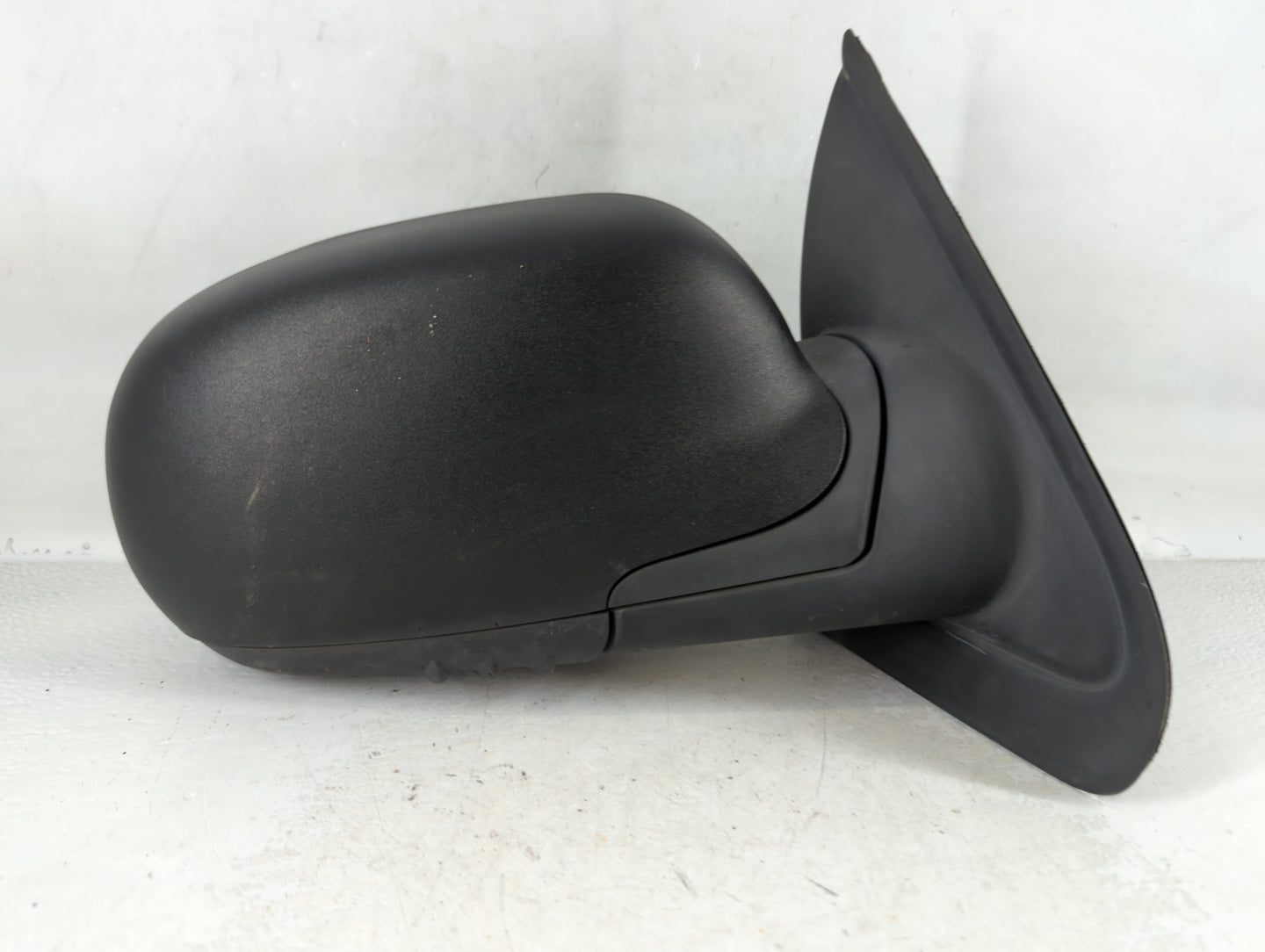 2006-2009 Gmc Envoy Passenger Right Side View Manual Door Mirror Black - Oemusedautoparts1.com