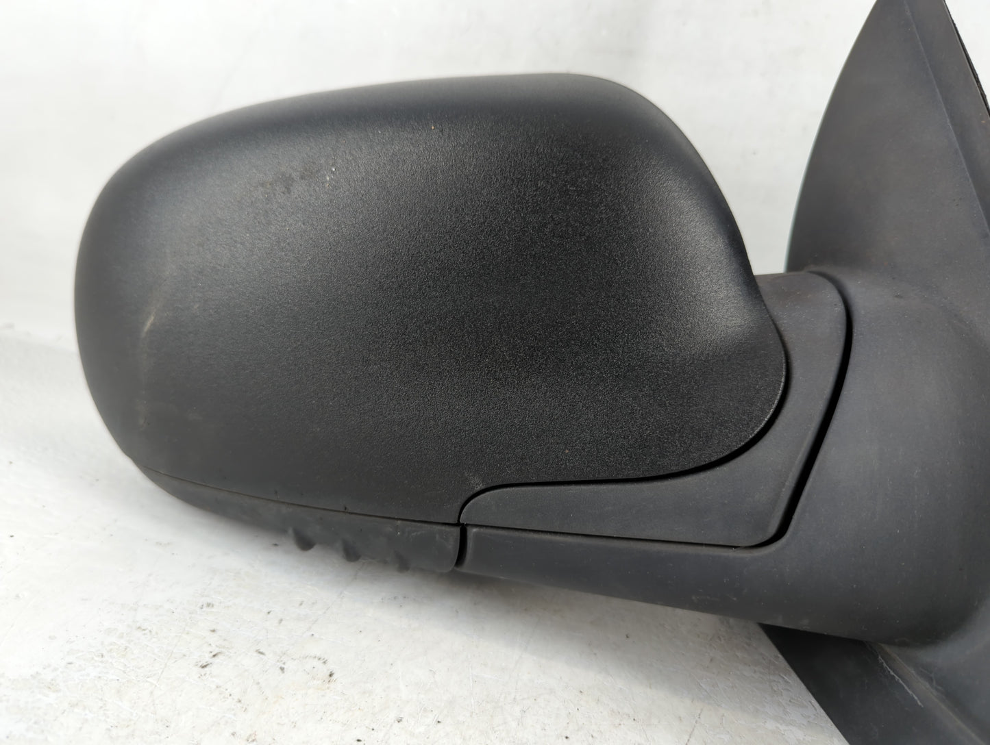 2006-2009 Gmc Envoy Passenger Right Side View Manual Door Mirror Black - Oemusedautoparts1.com