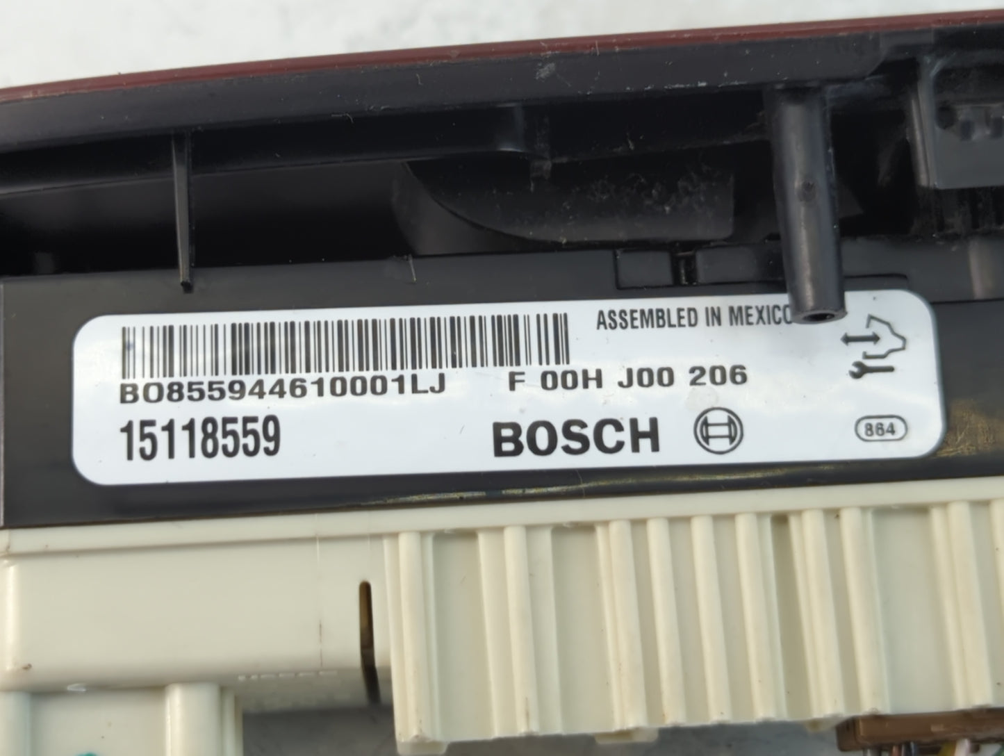 2007-2008 Cadillac Escalade Esv Master Power Window Switch Replacement Driver Side Left P/N:15118559 Fits Fits 2007 2008 OEM Used Auto Parts - Oemusedautoparts1.com