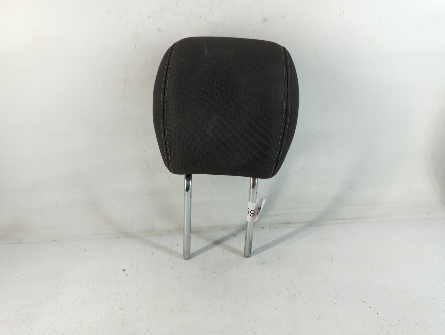 2013-2017 Chevrolet Traverse Headrest Head Rest Front Driver Passenger Seat Fits Fits 2013 2014 2015 2016 2017 OEM Used Auto Parts - Oemusedautoparts1.com
