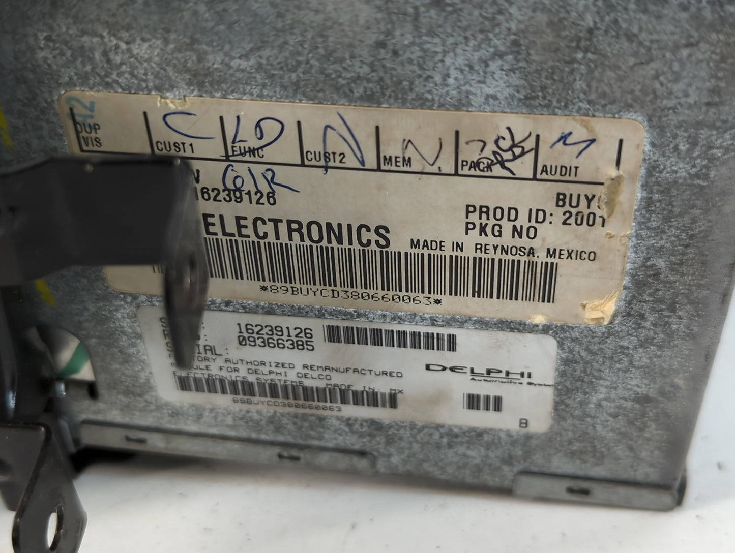2000-2001 Cadillac Catera Radio AM FM Cd Player Receiver Replacement P/N:16239126 Fits Fits 2000 2001 OEM Used Auto Parts - Oemusedautoparts1.com
