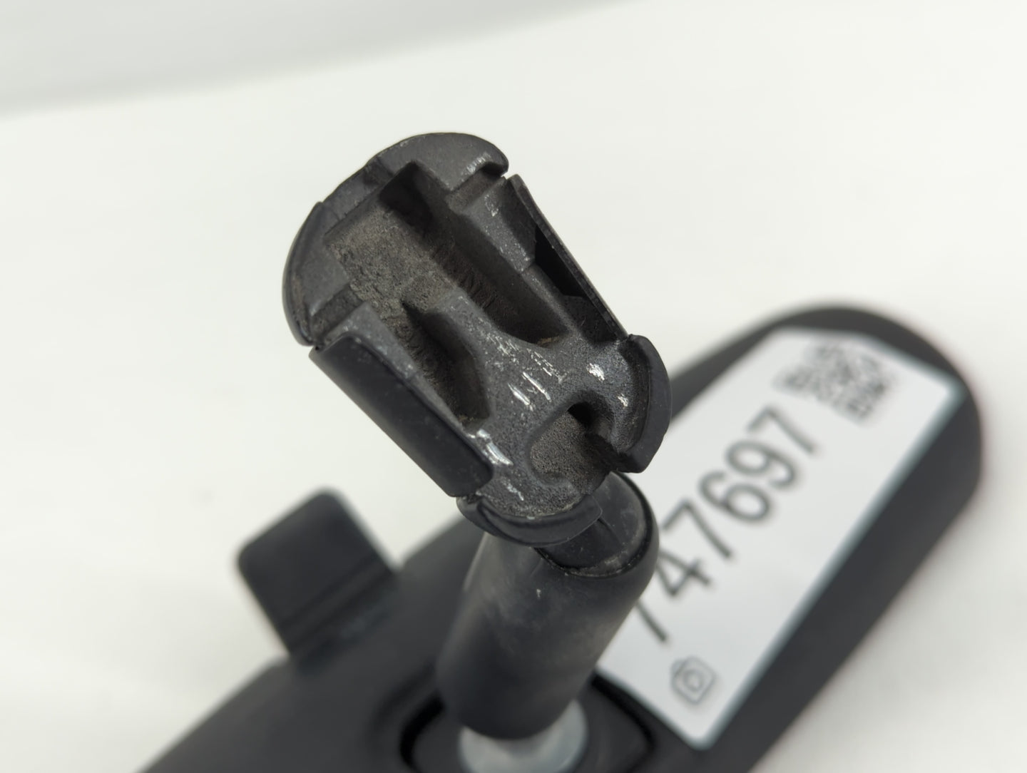 2001-2016 Ford Escape Interior Rear View Mirror Replacement OEM P/N:M-240 IE8011681 Fits OEM Used Auto Parts - Oemusedautoparts1.com