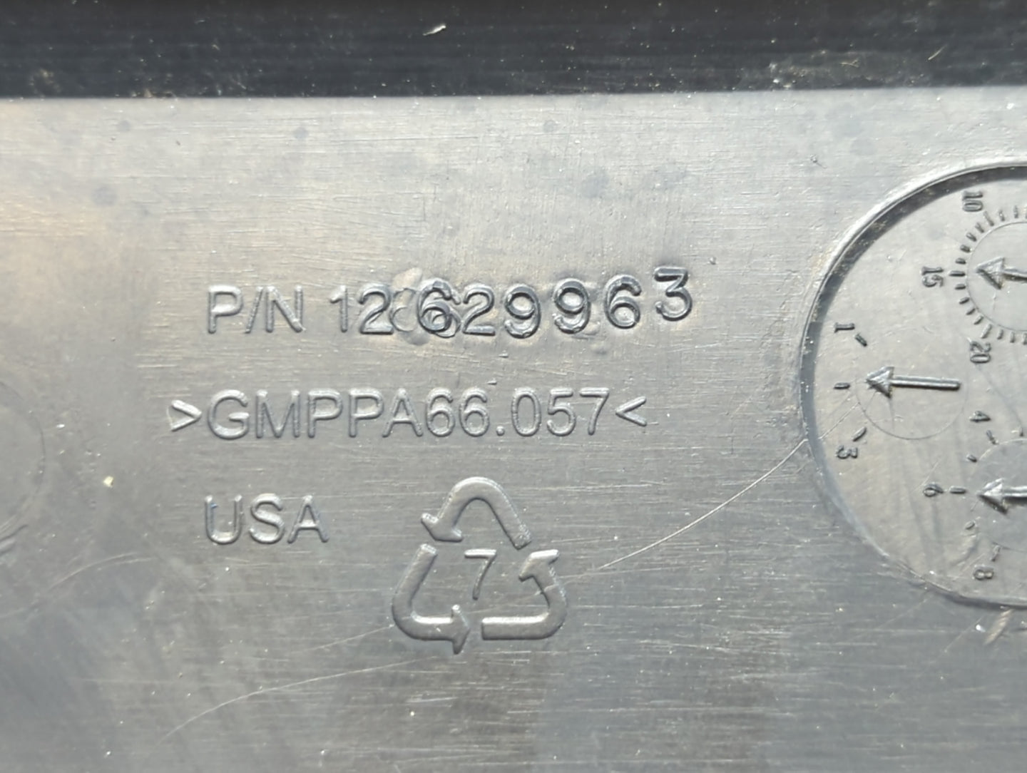 2010 Gmc Acadia Engine Cover - Oemusedautoparts1.com