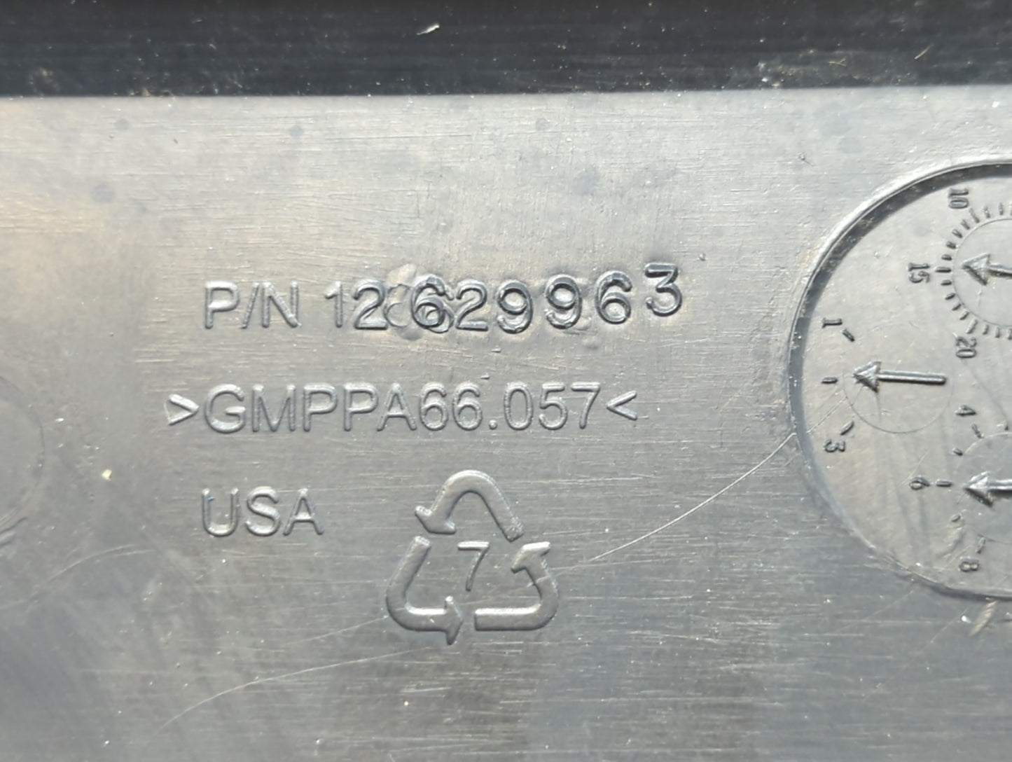 2010 Gmc Acadia Engine Cover - Oemusedautoparts1.com