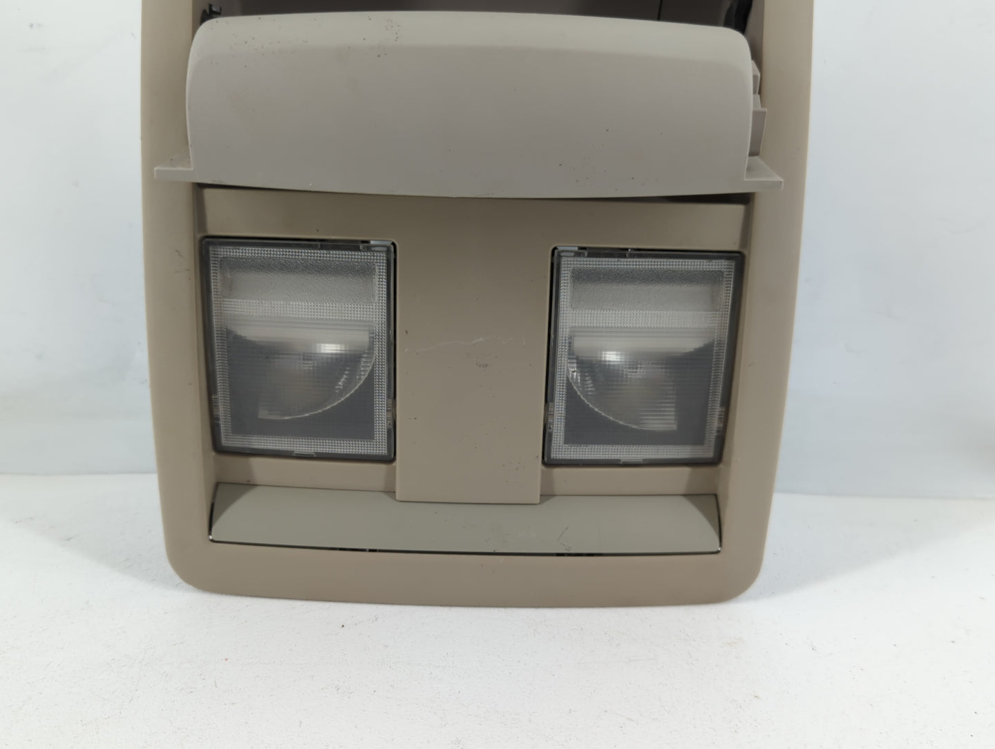 2005 Chrysler 300 Overhead Roof Console - Oemusedautoparts1.com