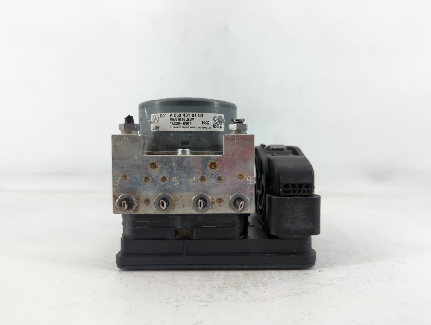 2017-2018 Mercedes-Benz C300 ABS Pump Control Module Replacement P/N:A 253 431 01 00 Fits Fits 2017 2018 2019 OEM Used Auto Parts - Oemusedautoparts1.com