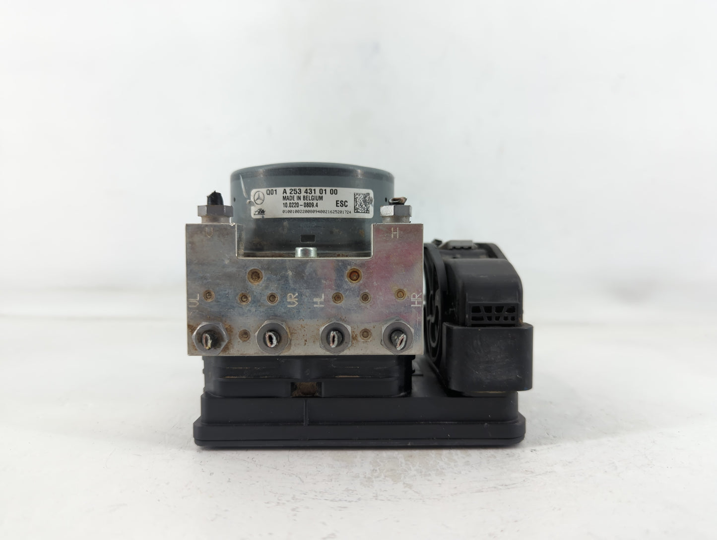 2017-2018 Mercedes-Benz C300 ABS Pump Control Module Replacement P/N:A 253 431 01 00 Fits Fits 2017 2018 2019 OEM Used Auto Parts - Oemusedautoparts1.com