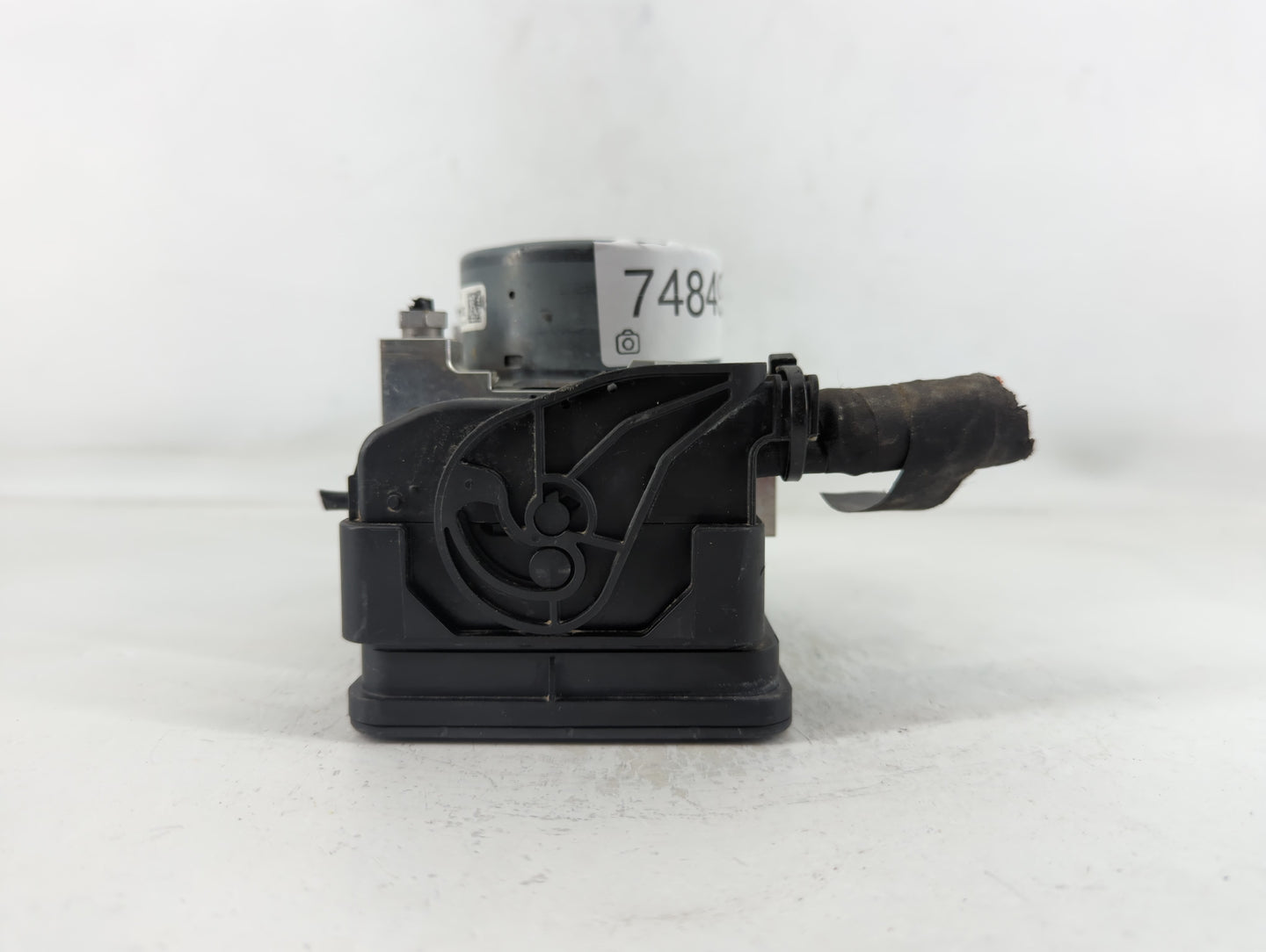 2017-2018 Mercedes-Benz C300 ABS Pump Control Module Replacement P/N:A 253 431 01 00 Fits Fits 2017 2018 2019 OEM Used Auto Parts - Oemusedautoparts1.com