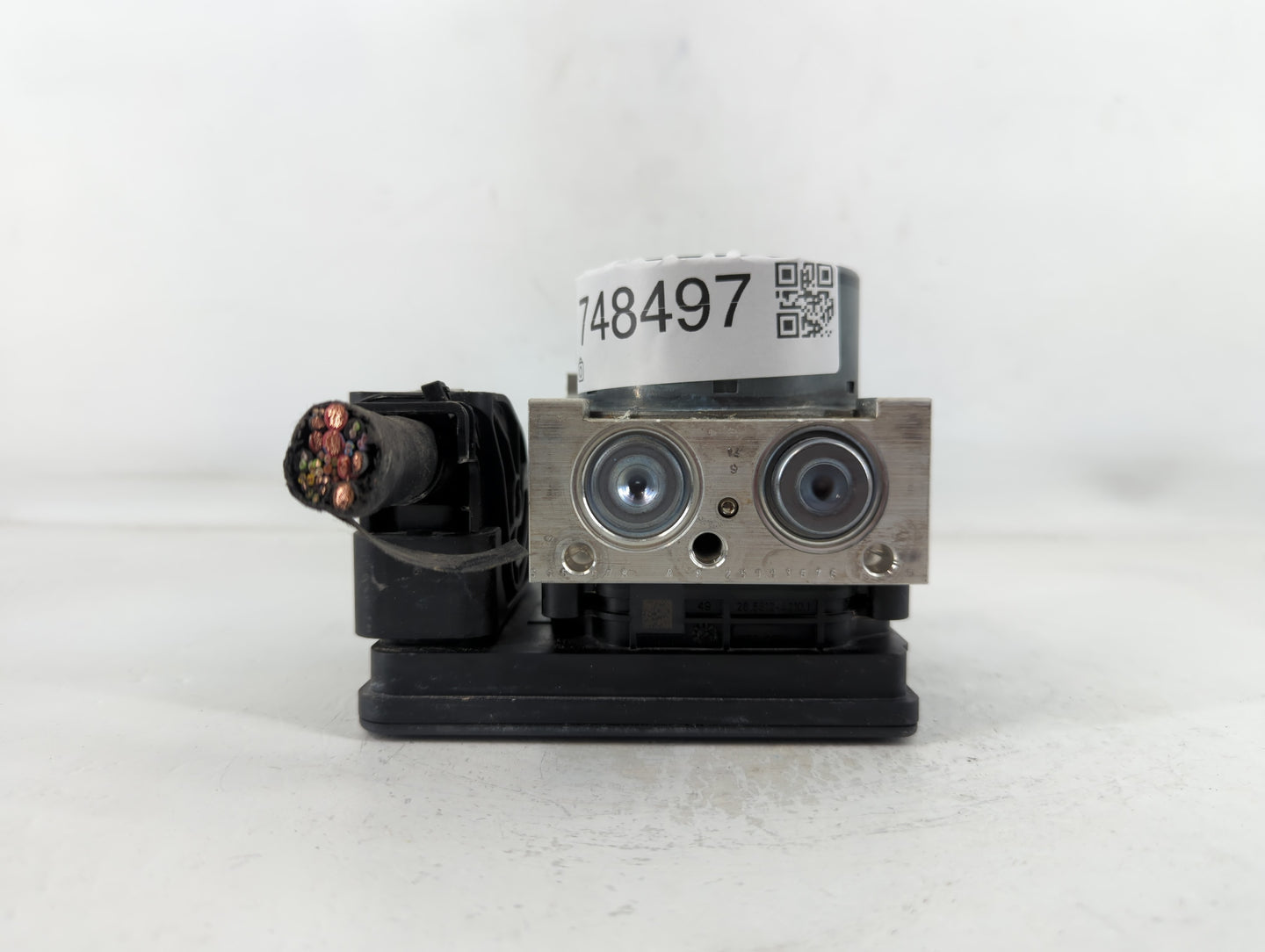 2017-2018 Mercedes-Benz C300 ABS Pump Control Module Replacement P/N:A 253 431 01 00 Fits Fits 2017 2018 2019 OEM Used Auto Parts - Oemusedautoparts1.com