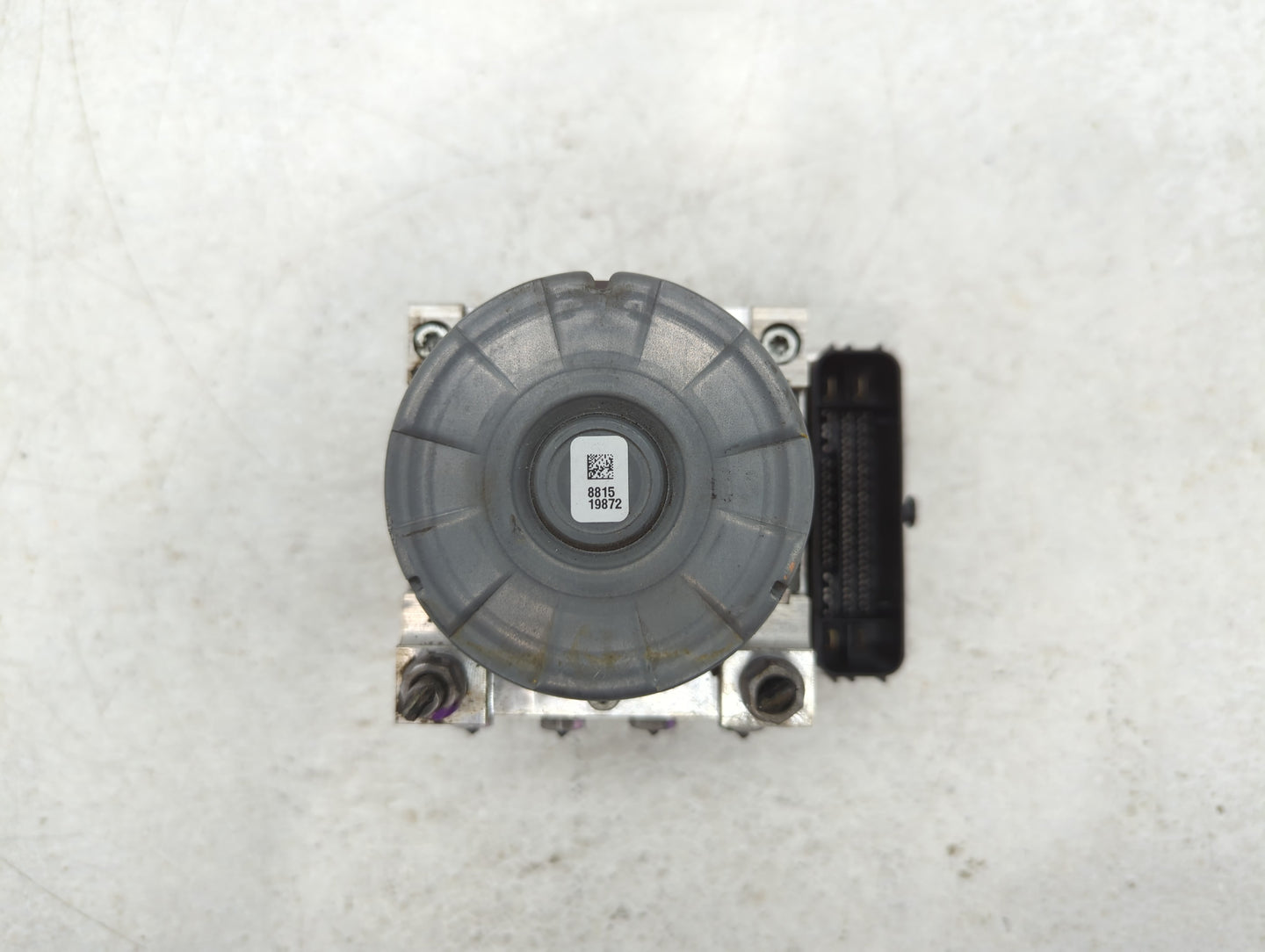2018-2020 Volkswagen Tiguan ABS Pump Control Module Replacement P/N:5Q0 614 517 CE Fits Fits 2018 2019 2020 OEM Used Auto Parts - Oemusedautoparts1.com