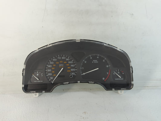 2002-2003 Saturn Vue Instrument Cluster Speedometer Gauges P/N:22688555 1868419 Fits Fits 2002 2003 OEM Used Auto Parts - Oemusedautoparts1.com