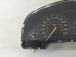 2002-2003 Saturn Vue Instrument Cluster Speedometer Gauges P/N:22688555 1868419 Fits Fits 2002 2003 OEM Used Auto Parts