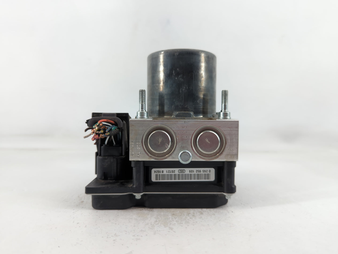 2012-2017 Buick Enclave ABS Pump Control Module Replacement P/N:22912779 0 265 252 462 AA Fits Fits 2012 2013 2014 2015 2016 2017 OEM Used Auto Parts - Oemusedautoparts1.com