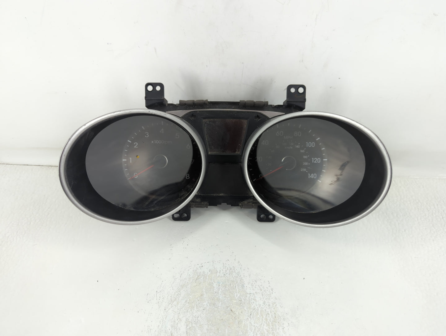 2013 Hyundai Tucson Instrument Cluster Speedometer Gauges P/N:94001-2S015 Fits OEM Used Auto Parts - Oemusedautoparts1.com