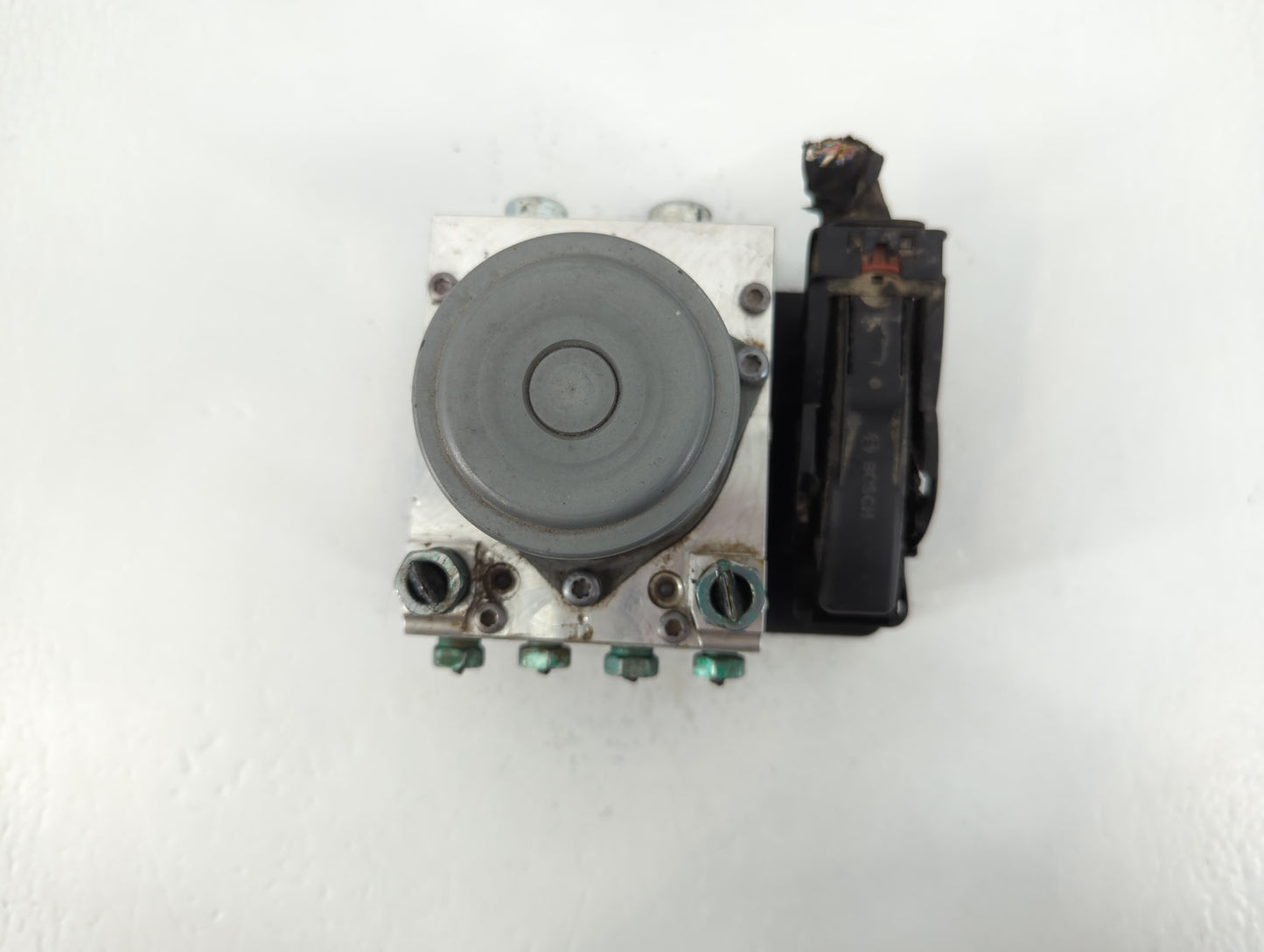 2019-2022 Chevrolet Traverse ABS Pump Control Module Replacement P/N:84503309 Fits Fits 2019 2020 2021 2022 OEM Used Auto Parts - Oemusedautoparts1.com