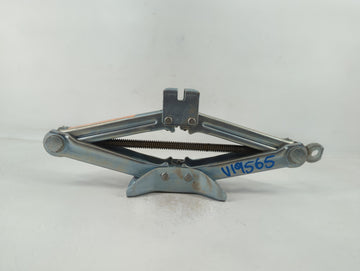 2011 Nissan Juke Spare Scissor Car Jack - Oemusedautoparts1.com