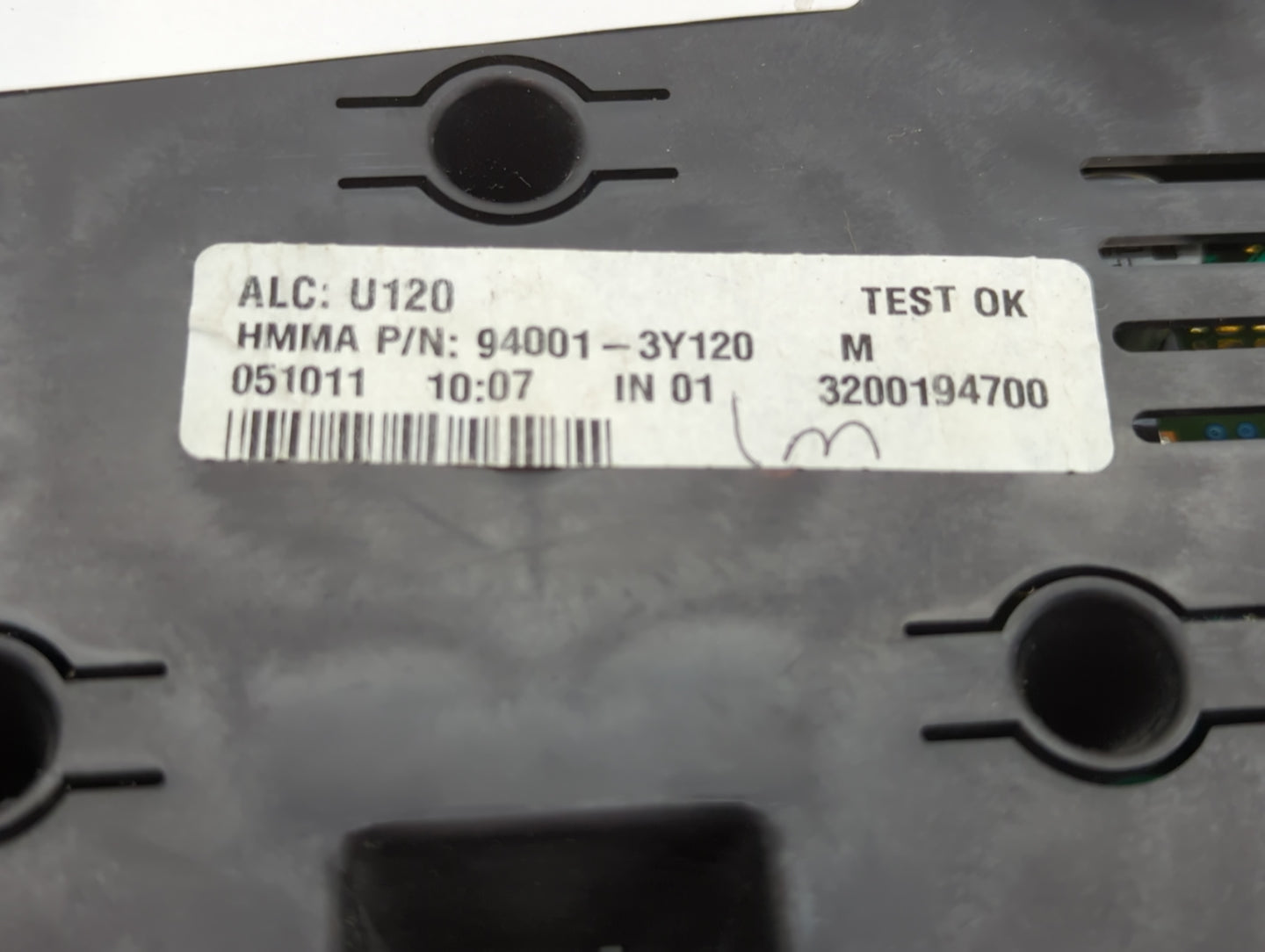2011-2012 Hyundai Elantra Instrument Cluster Speedometer Gauges P/N:94001-3Y120 Fits Fits 2011 2012 OEM Used Auto Parts - Oemusedautoparts1.com