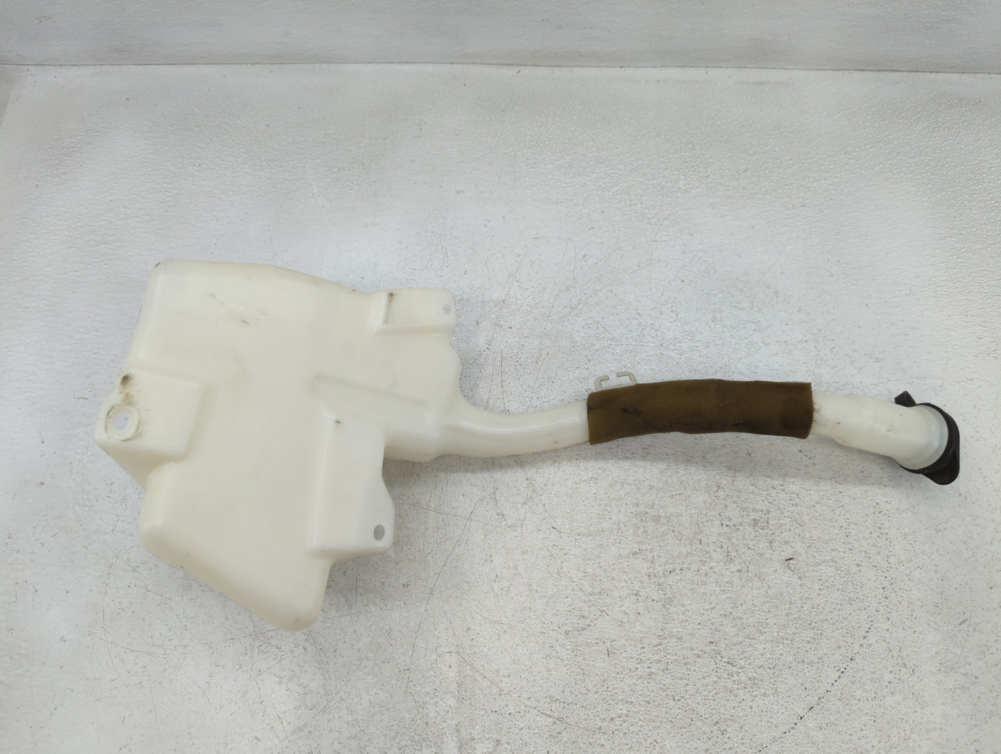 2010-2017 Buick Enclave Windshield Washer Fluid Reservoir Bottle Oem - Oemusedautoparts1.com