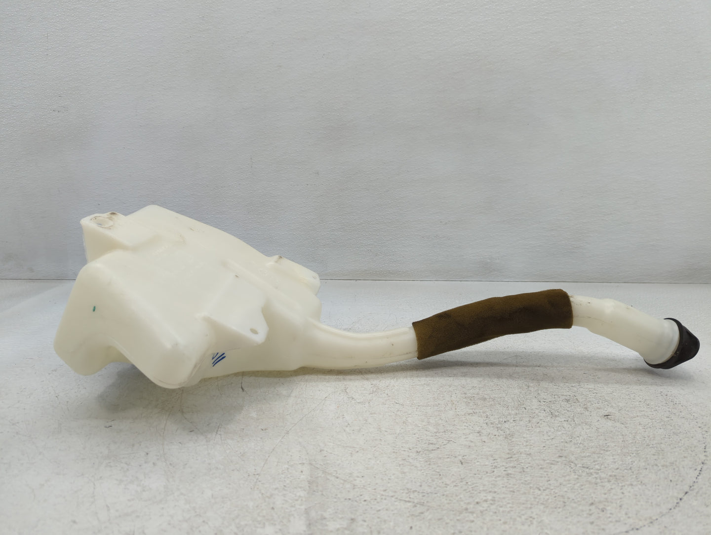 2010-2017 Buick Enclave Windshield Washer Fluid Reservoir Bottle Oem - Oemusedautoparts1.com
