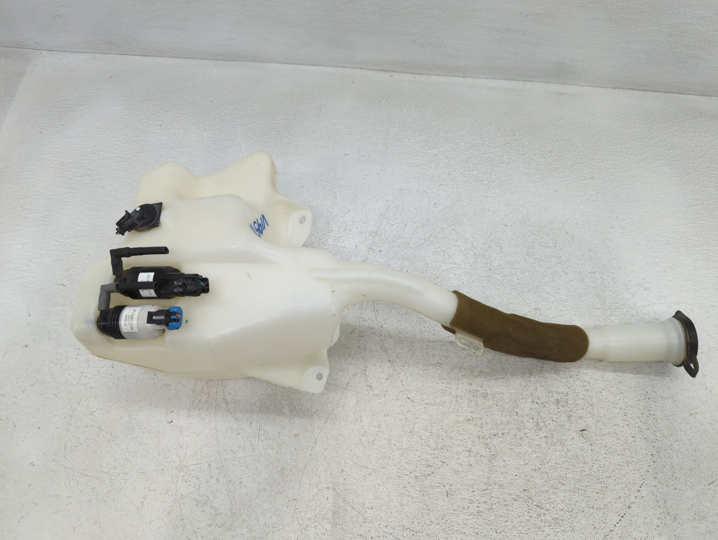 2010-2017 Buick Enclave Windshield Washer Fluid Reservoir Bottle Oem - Oemusedautoparts1.com