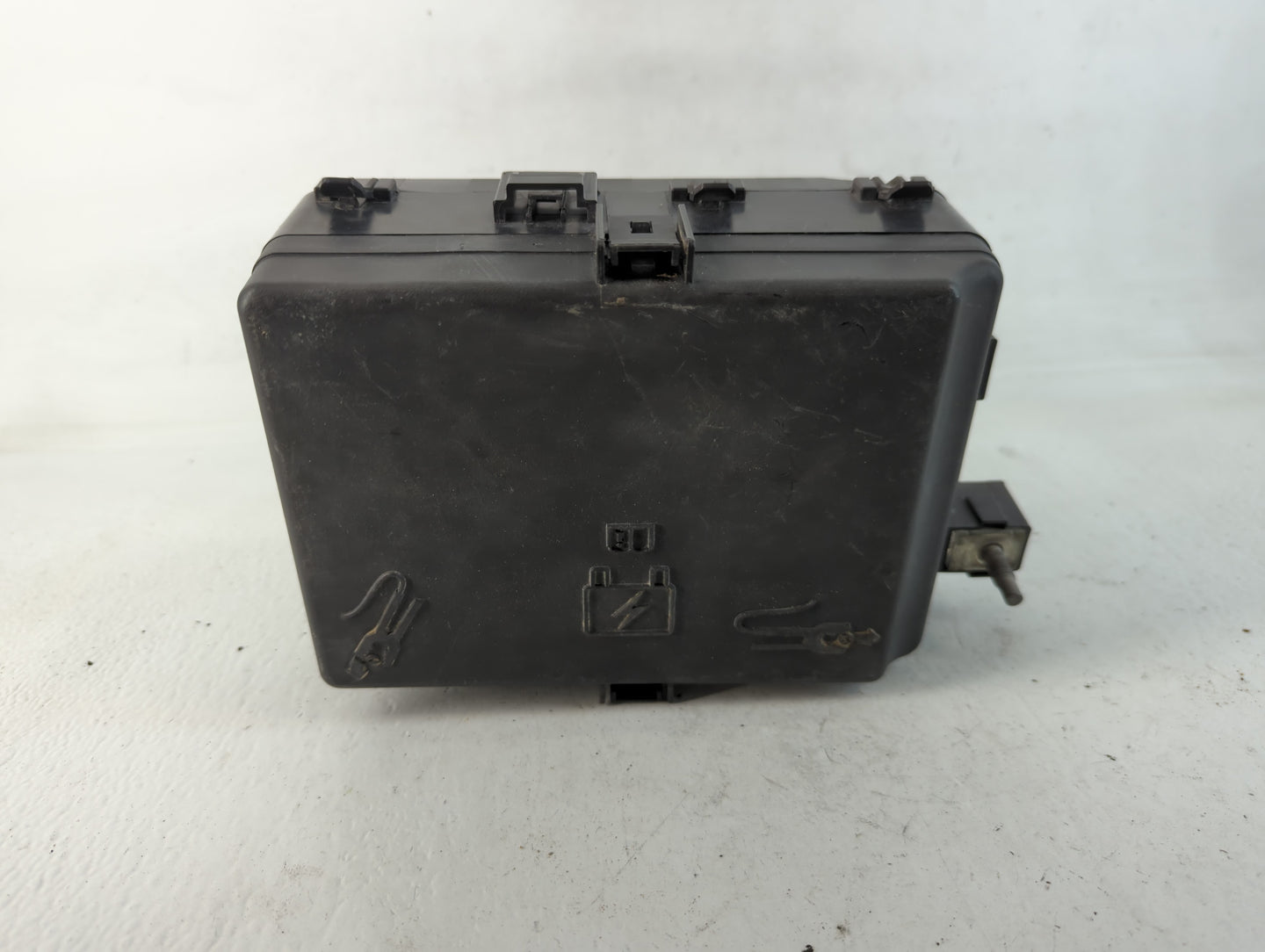 2017 Dodge Challenger Fusebox Fuse Box Panel Relay Module P/N:P68304805AC Fits OEM Used Auto Parts - Oemusedautoparts1.com