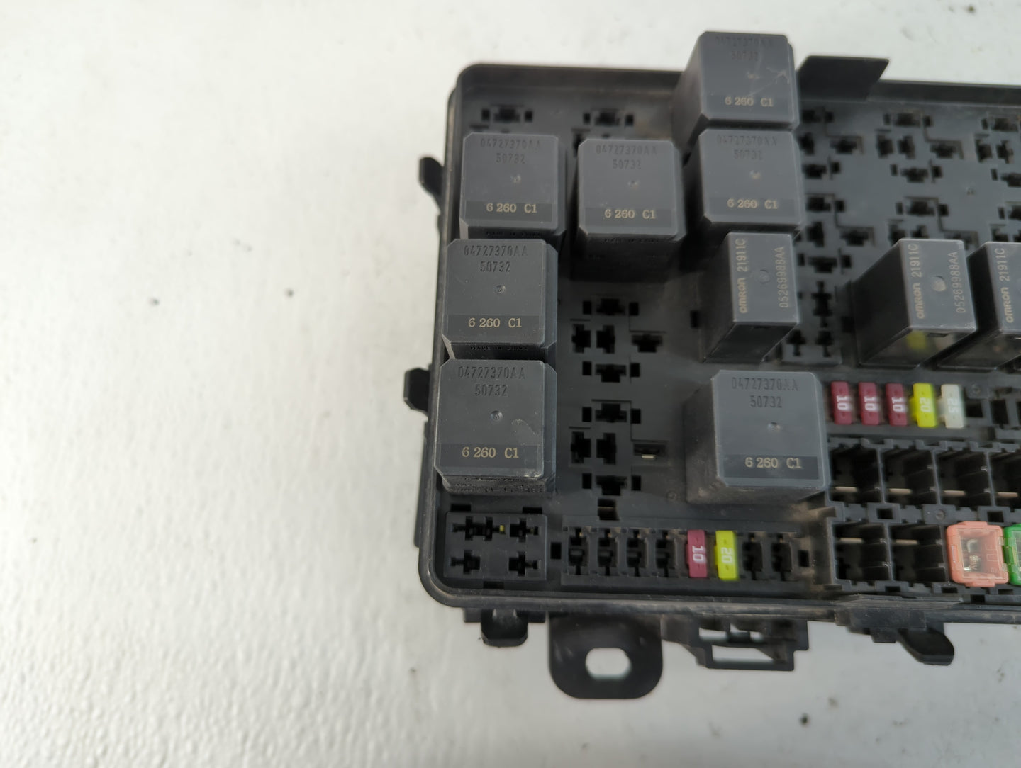 2017 Dodge Challenger Fusebox Fuse Box Panel Relay Module P/N:P68304805AC Fits OEM Used Auto Parts - Oemusedautoparts1.com