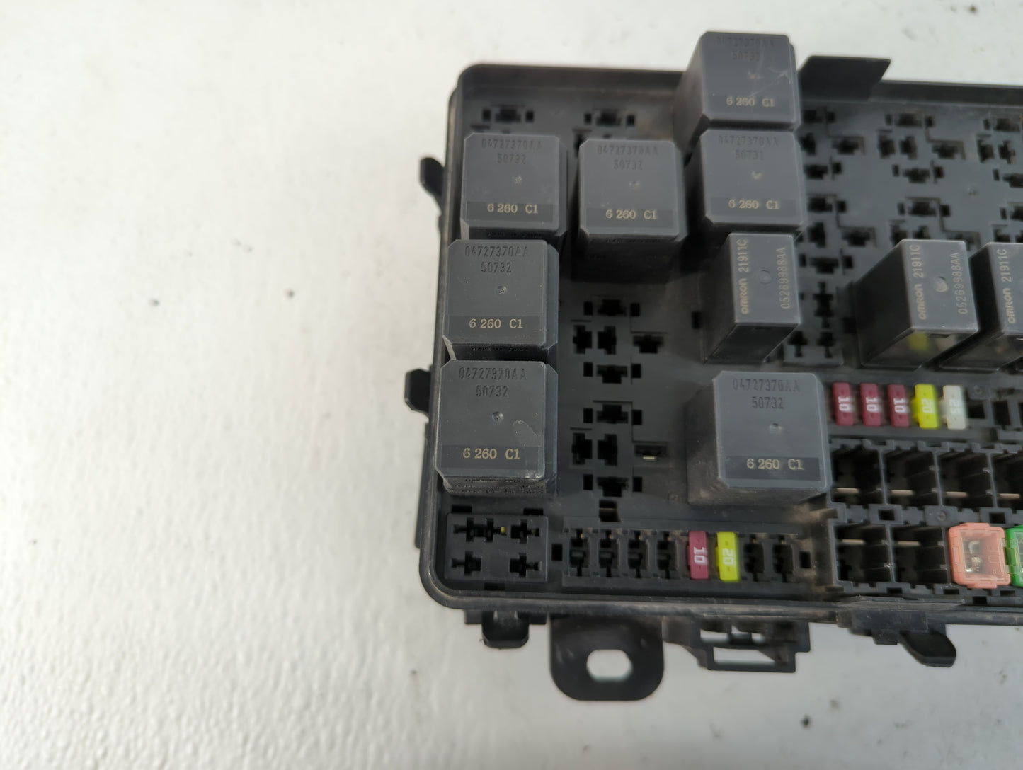 2017 Dodge Challenger Fusebox Fuse Box Panel Relay Module P/N:P68304805AC Fits OEM Used Auto Parts - Oemusedautoparts1.com