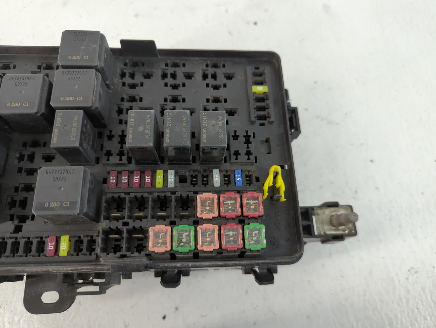 2017 Dodge Challenger Fusebox Fuse Box Panel Relay Module P/N:P68304805AC Fits OEM Used Auto Parts - Oemusedautoparts1.com
