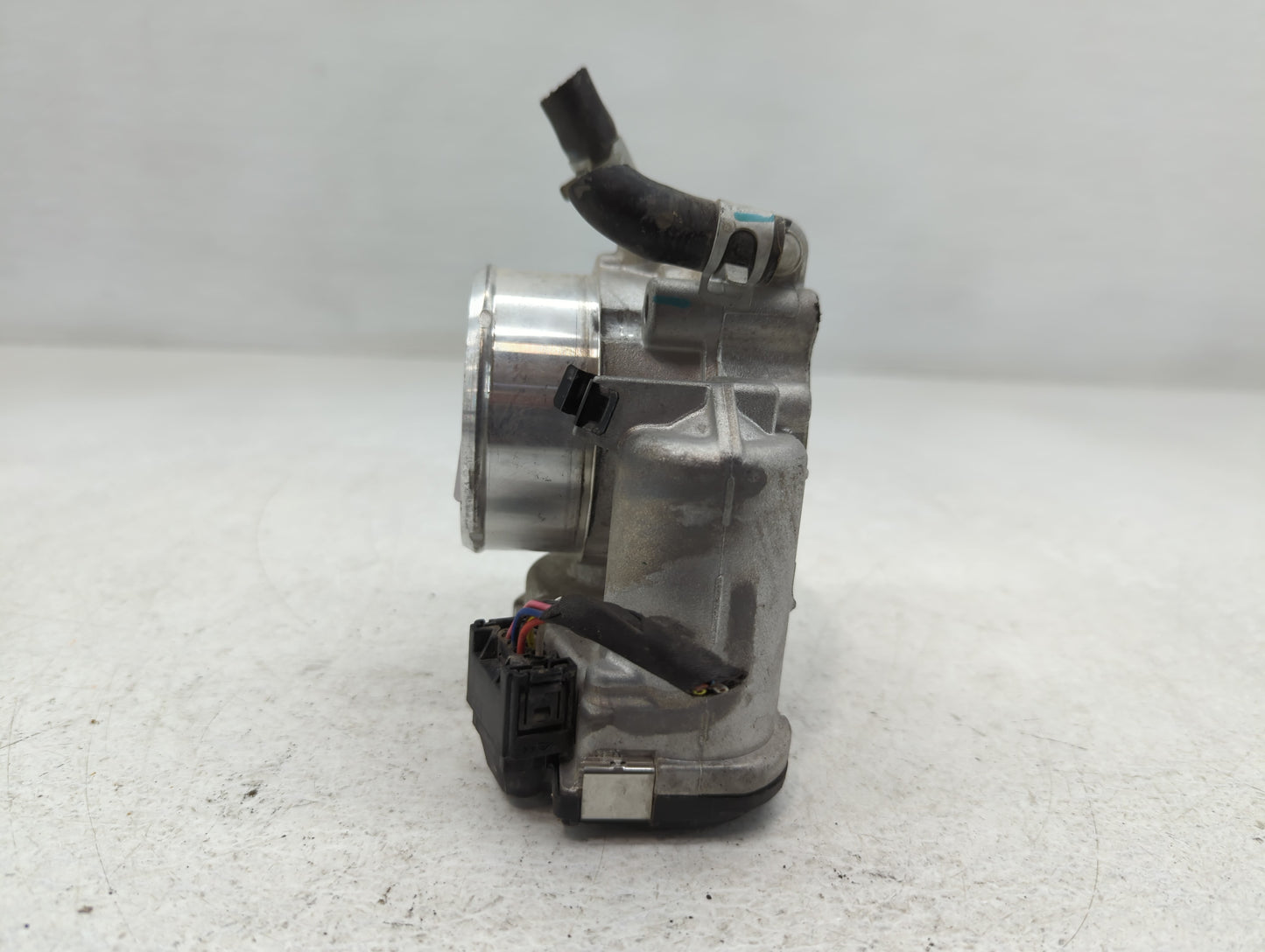 2015-2019 Hyundai Sonata Throttle Body P/N:35100-2G600 Fits Fits 2015 2016 2017 2018 2019 2020 2021 OEM Used Auto Parts - Oemusedautoparts1.com