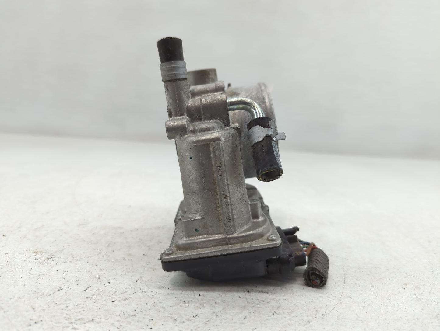 2013-2019 Subaru Legacy Throttle Body P/N:16112AA38A Fits Fits 2013 2014 2015 2016 2017 2018 2019 OEM Used Auto Parts - Oemusedautoparts1.com