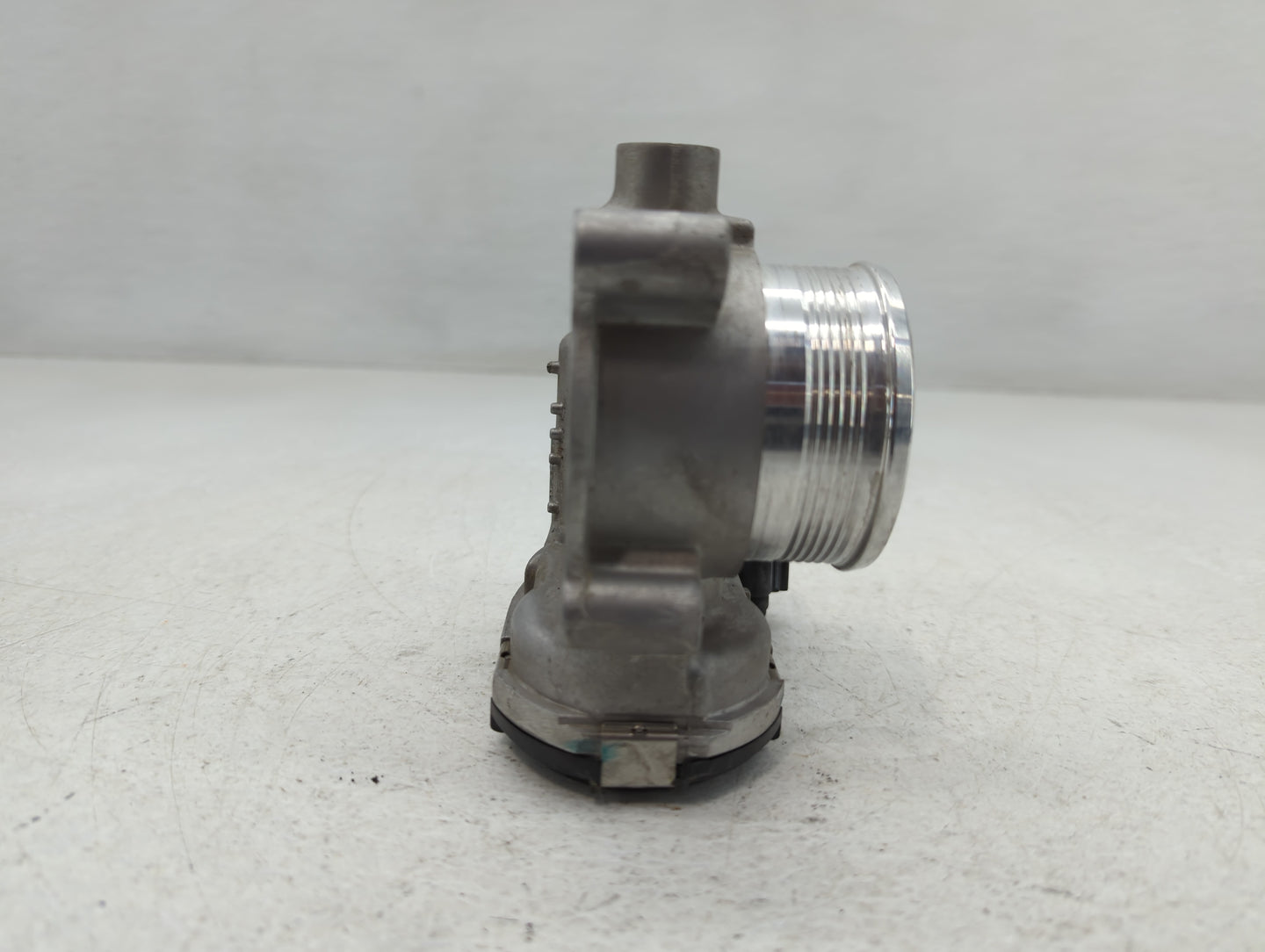 2014-2018 Ford Focus Throttle Body P/N:DS7E-9F991-BB Fits Fits 2014 2015 2016 2017 2018 2019 2020 2021 2022 OEM Used Auto Parts - Oemusedautoparts1.com