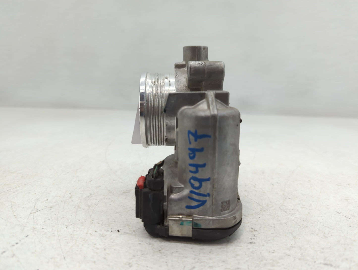2014-2018 Ford Focus Throttle Body P/N:DS7E-9F991-BB Fits Fits 2014 2015 2016 2017 2018 2019 2020 2021 2022 OEM Used Auto Parts - Oemusedautoparts1.com