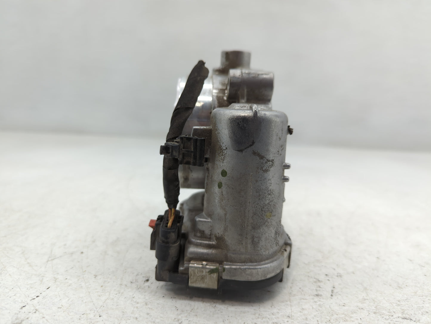 2011-2022 Dodge Challenger Throttle Body P/N:0 280 750 570 05184349AC Fits OEM Used Auto Parts - Oemusedautoparts1.com
