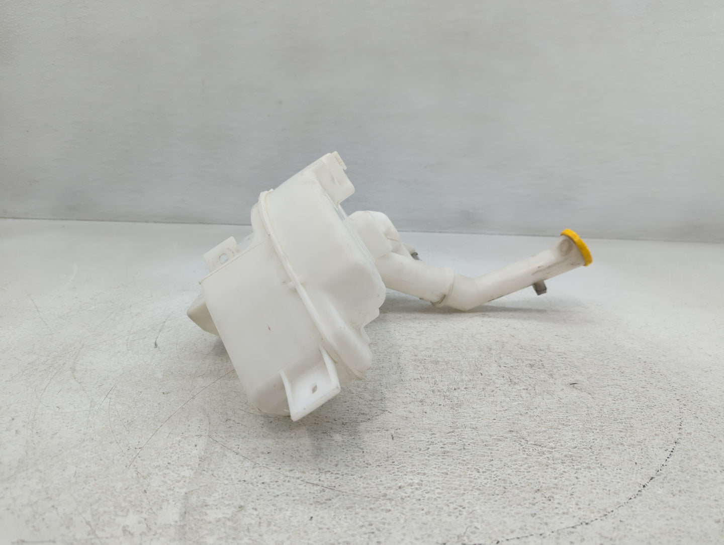 2006-2010 Mazda 5 Windshield Washer Fluid Reservoir Bottle Oem - Oemusedautoparts1.com