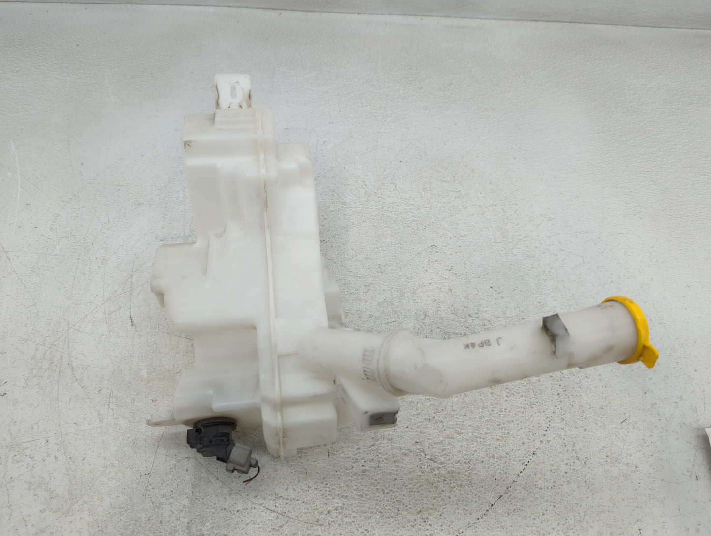 2006-2010 Mazda 5 Windshield Washer Fluid Reservoir Bottle Oem - Oemusedautoparts1.com