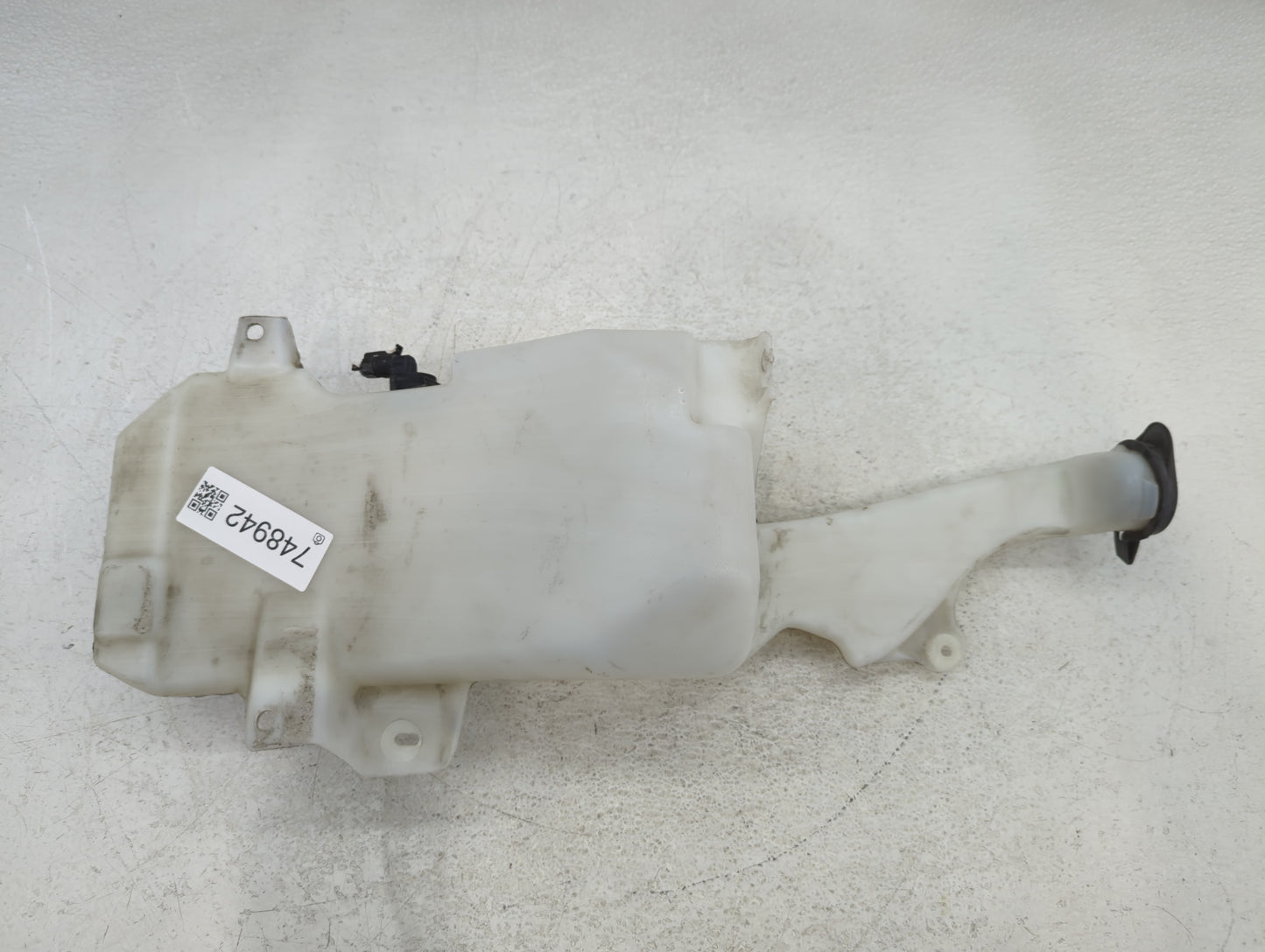 2007 Silverado 2500 Windshield Washer Fluid Reservoir Bottle Oem - Oemusedautoparts1.com