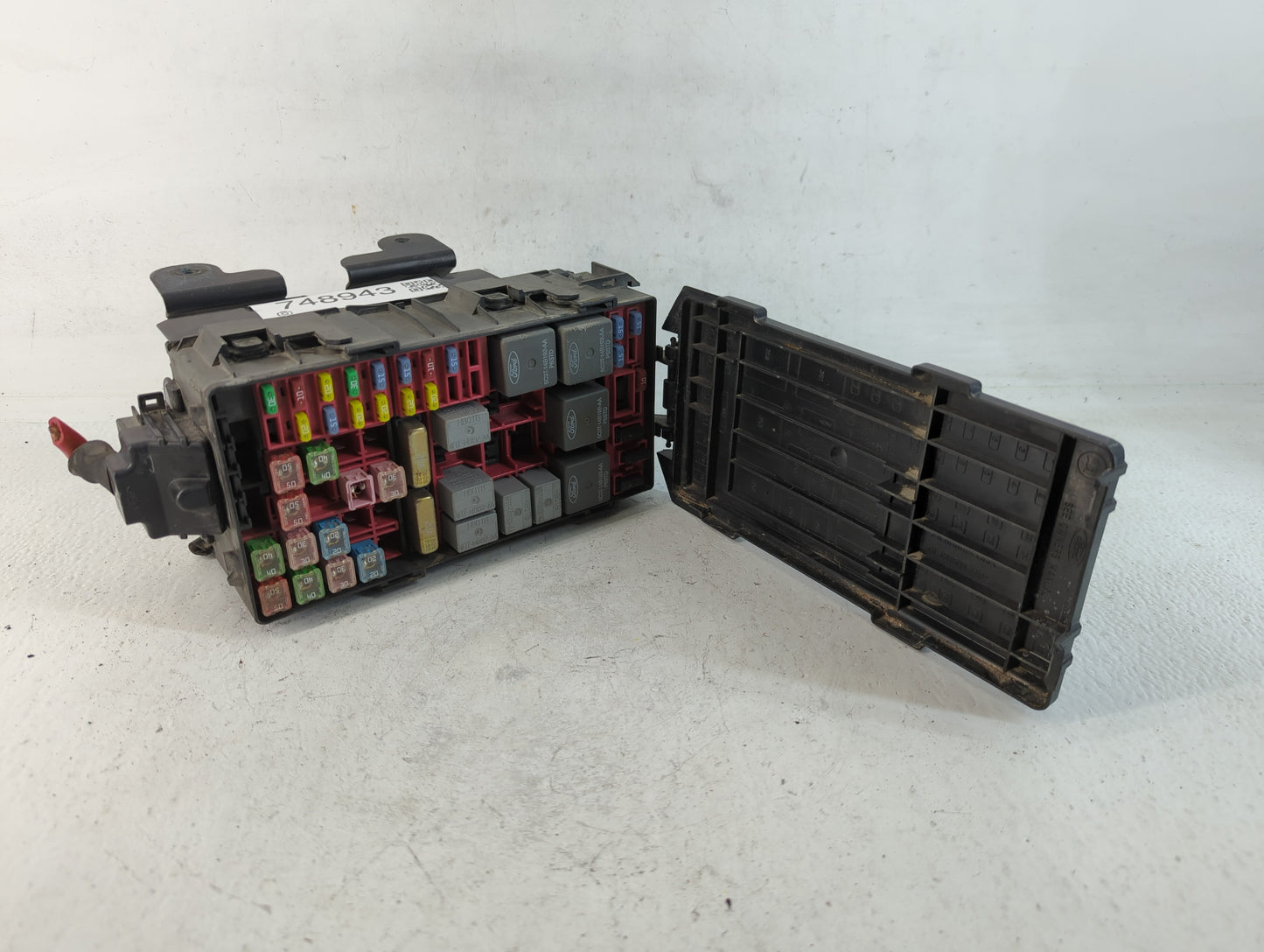 2004-2011 Lincoln Town Car Fusebox Fuse Box Panel Relay Module P/N:234 4176 Fits Fits 2004 2005 2006 2007 2008 2009 2010 2011 OEM Used Auto Parts - Oemusedautoparts1.com