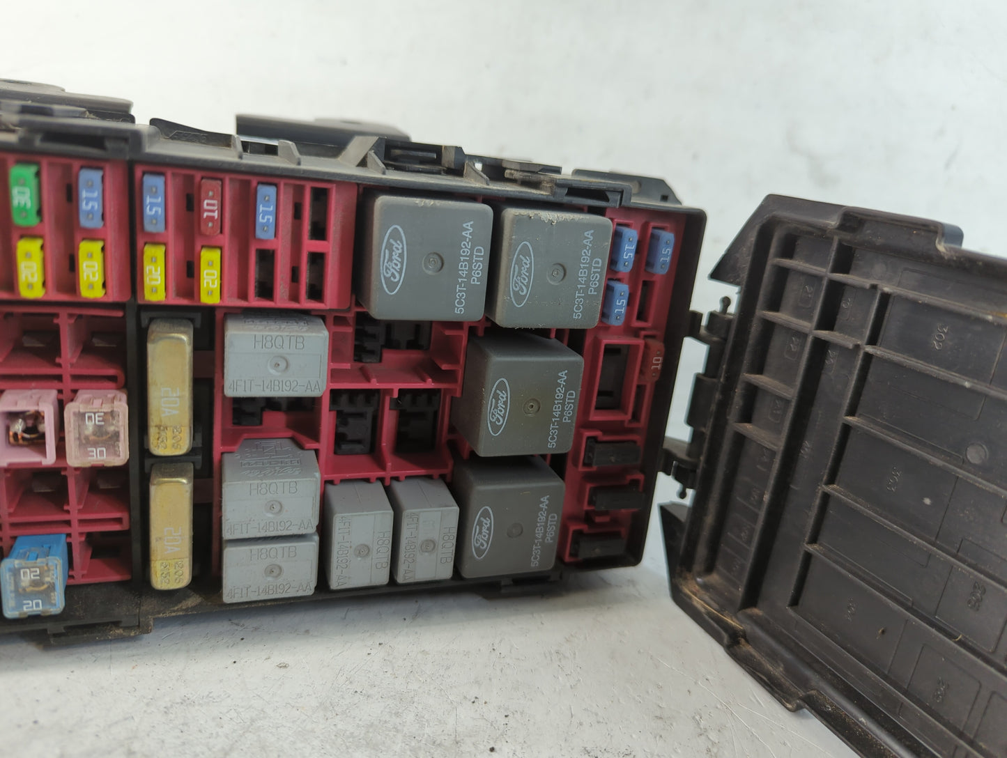 2004-2011 Lincoln Town Car Fusebox Fuse Box Panel Relay Module P/N:234 4176 Fits Fits 2004 2005 2006 2007 2008 2009 2010 2011 OEM Used Auto Parts - Oemusedautoparts1.com