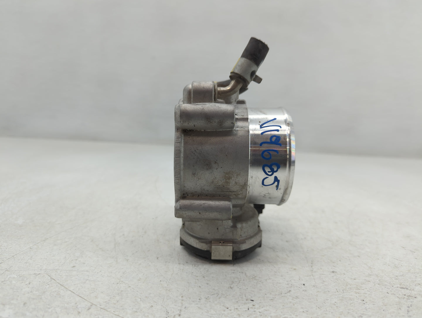 2015-2019 Hyundai Sonata Throttle Body P/N:35100-2G600 Fits Fits 2015 2016 2017 2018 2019 2020 2021 OEM Used Auto Parts - Oemusedautoparts1.com