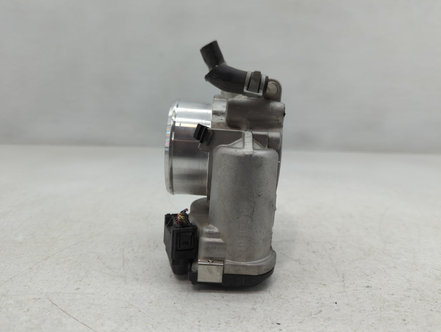 2015-2019 Hyundai Sonata Throttle Body P/N:35100-2G600 Fits Fits 2015 2016 2017 2018 2019 2020 2021 OEM Used Auto Parts - Oemusedautoparts1.com