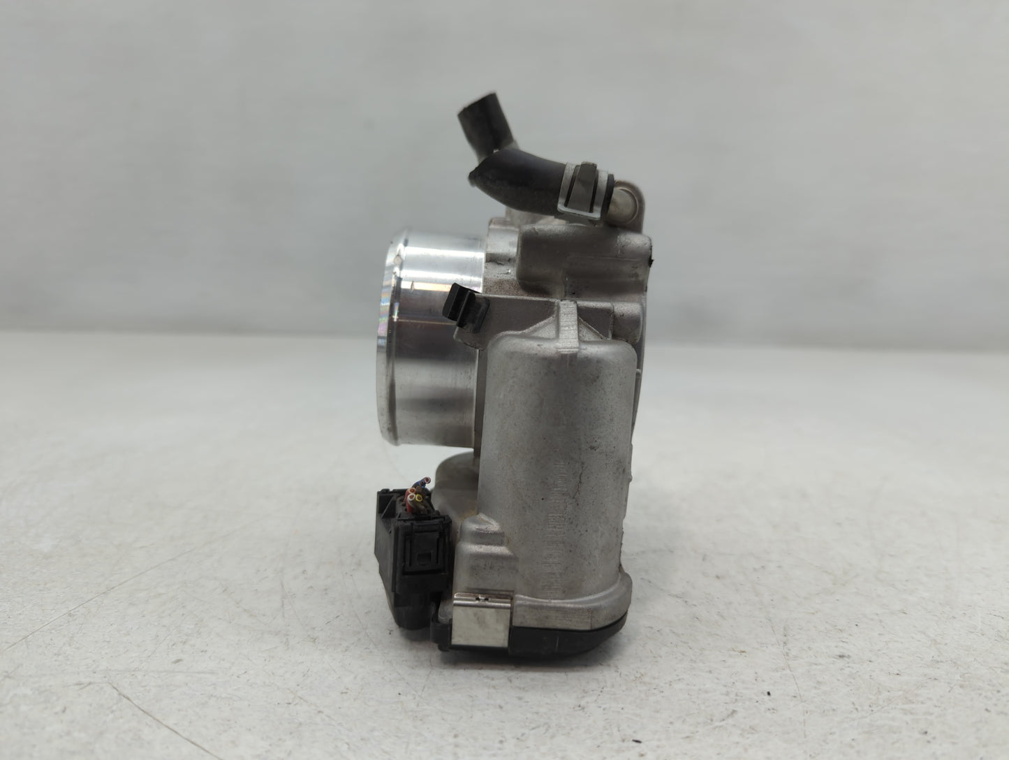 2015-2019 Hyundai Sonata Throttle Body P/N:35100-2G600 Fits Fits 2015 2016 2017 2018 2019 2020 2021 OEM Used Auto Parts - Oemusedautoparts1.com