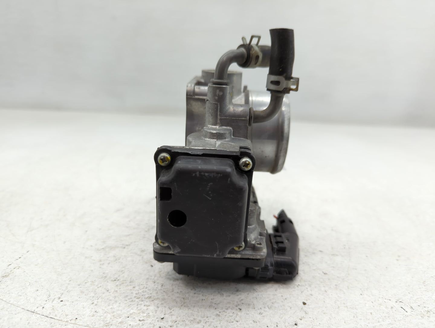 2016-2022 Honda Civic Throttle Body P/N:M22856016506 GMG9A Fits Fits 2016 2017 2018 2019 2020 2021 2022 OEM Used Auto Parts - Oemusedautoparts1.com